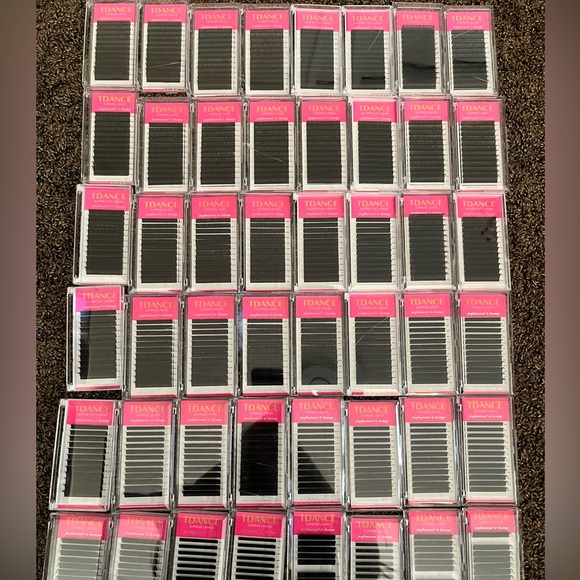 T dance eyelash extension fans 
All different measurements and styles - Picture 2 of 3